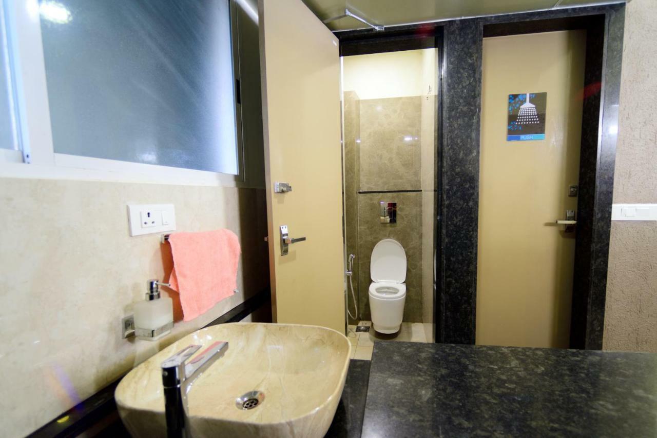 Bedspace- Capsule Ac Hotel Mangalore Ngoại thất bức ảnh