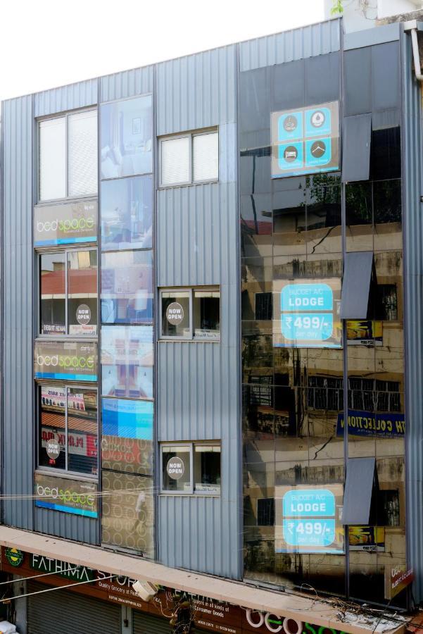Bedspace- Capsule Ac Hotel Mangalore Ngoại thất bức ảnh